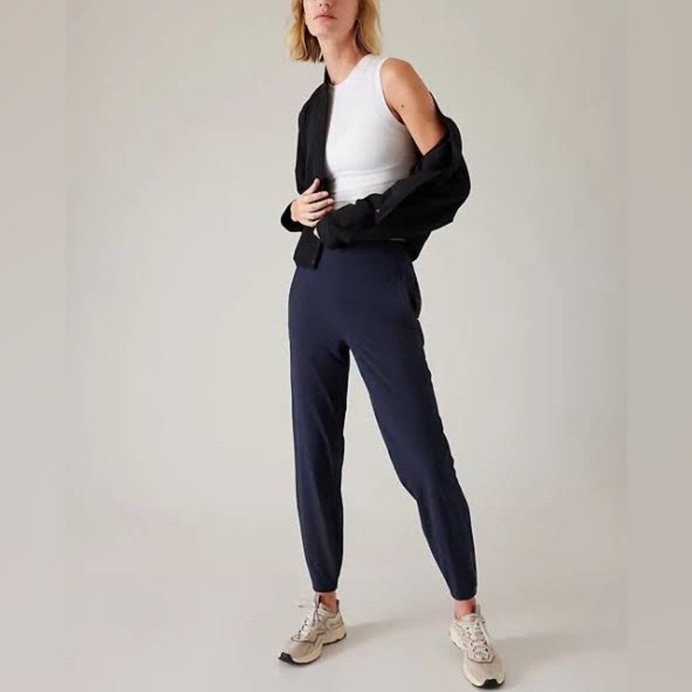 Athleta Brooklyn jogger pant, navy, size 2, EUC